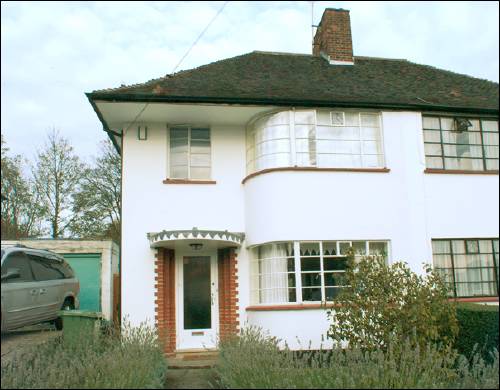 12 Howard Walk